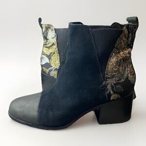 TOMS “Esme” Womens 9 Boot Black Leather /Suede Gold Silver Floral Jacquard Heel